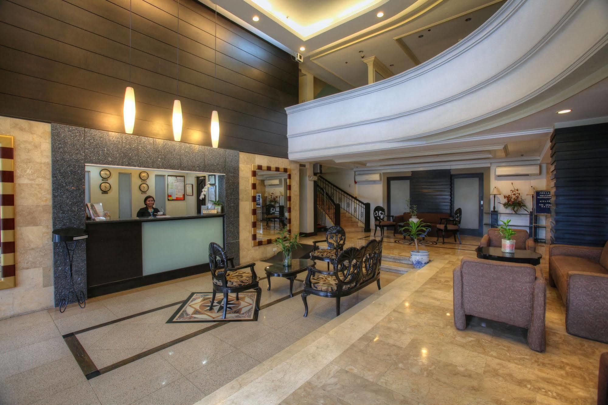 ファーサル ホテル マラカス ケソン シティ マニラ市 エクステリア 写真